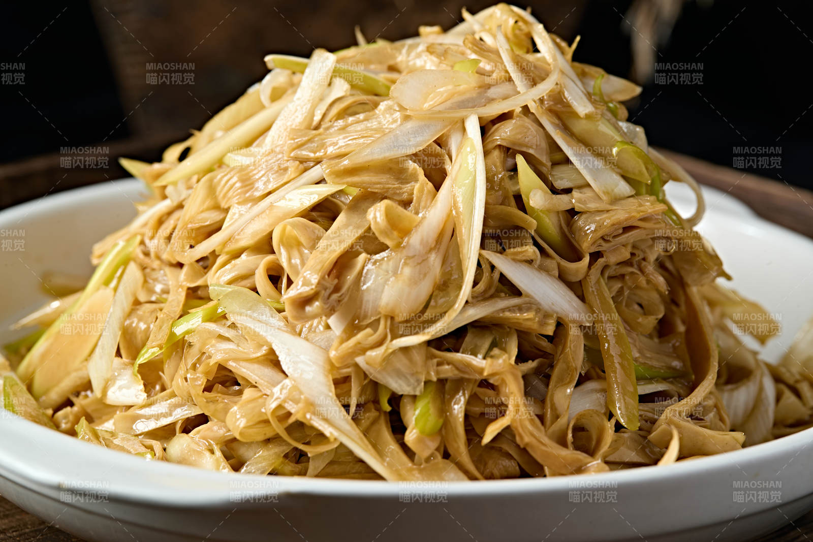 地方特色风味小炒葱丝爆炒干豆腐豆腐皮图片