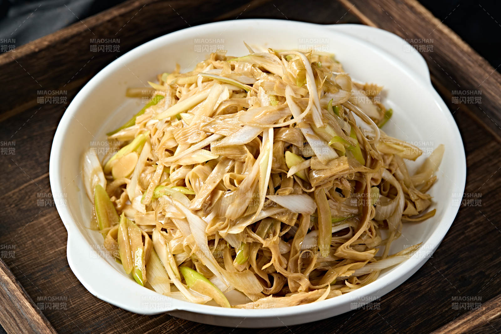 地方特色风味小炒葱丝爆炒干豆腐豆腐皮图片