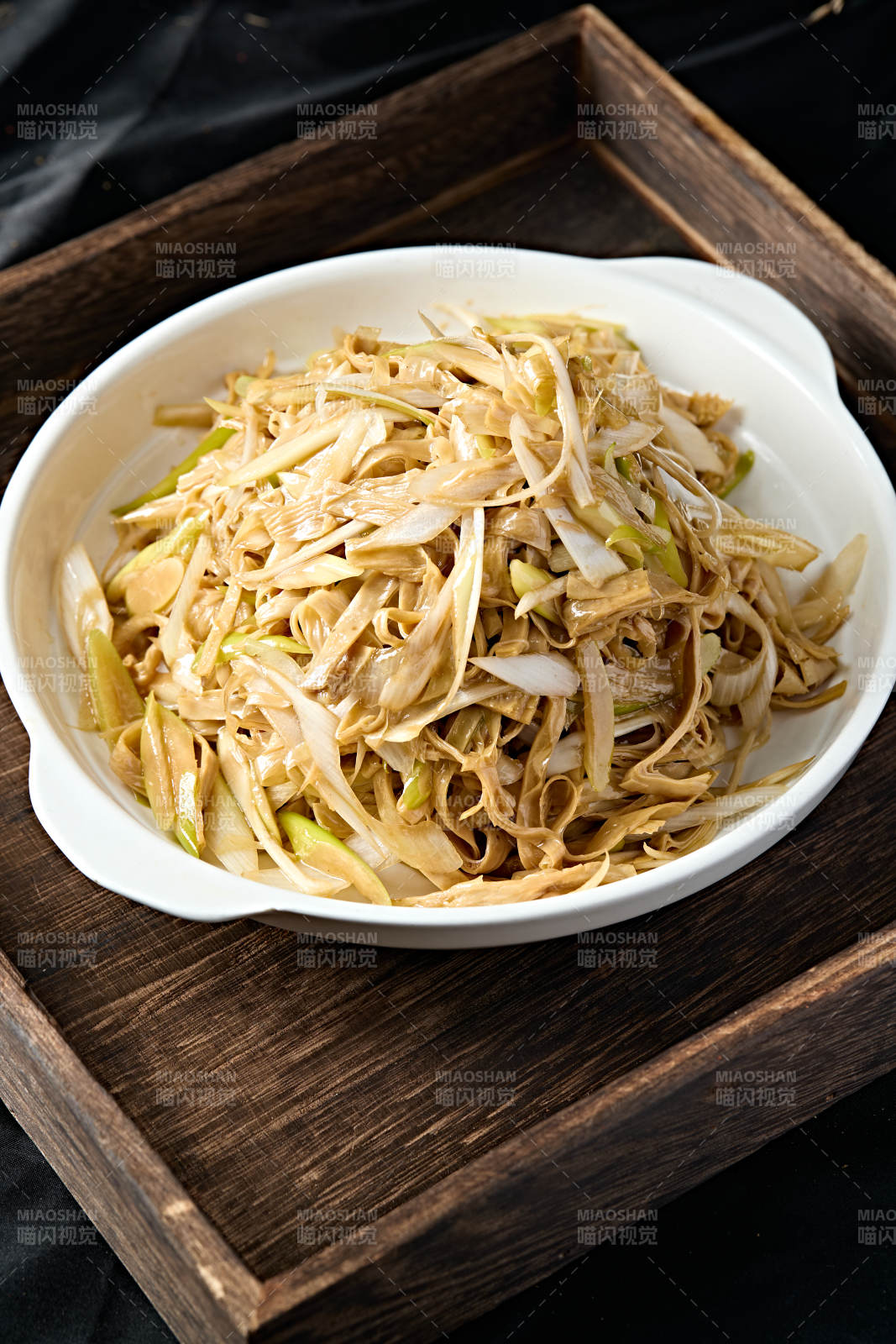 地方特色风味小炒葱丝爆炒干豆腐豆腐皮图片