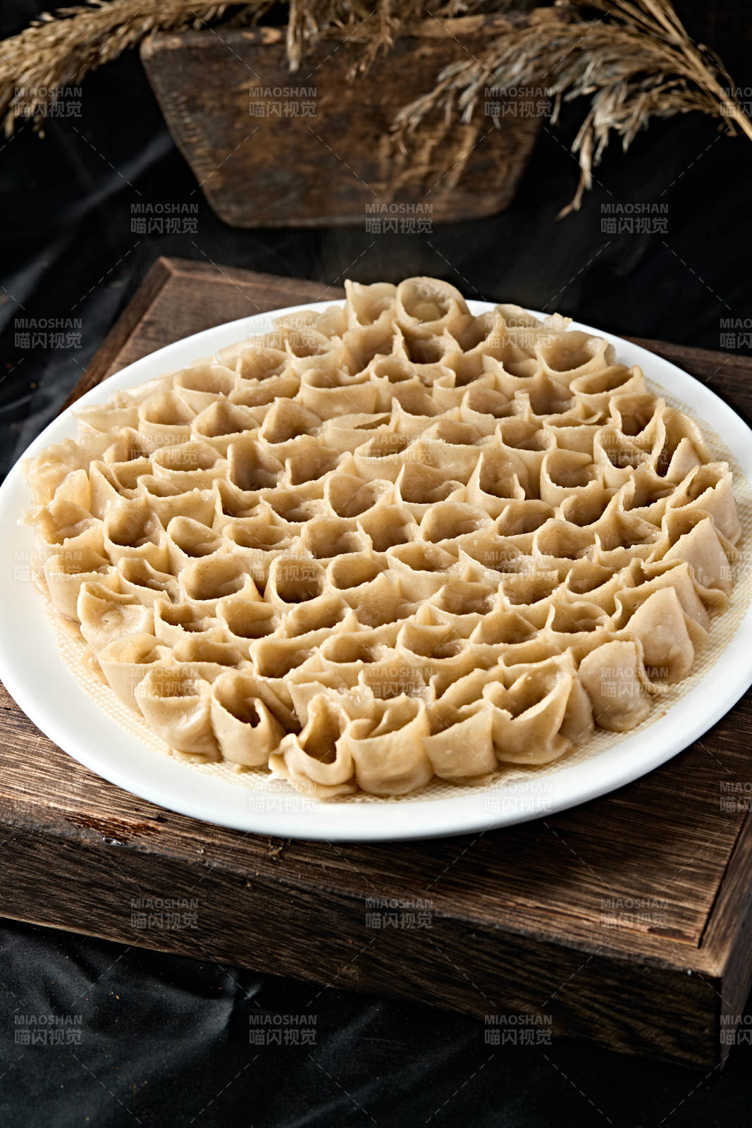 传统地方美食健康粗粮蒸莜面窝窝图片