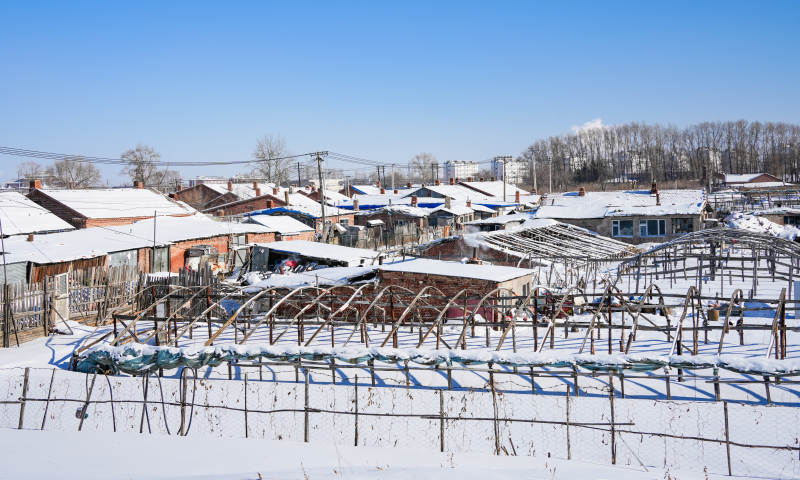 呼伦贝尔雪覆村落冬景图片