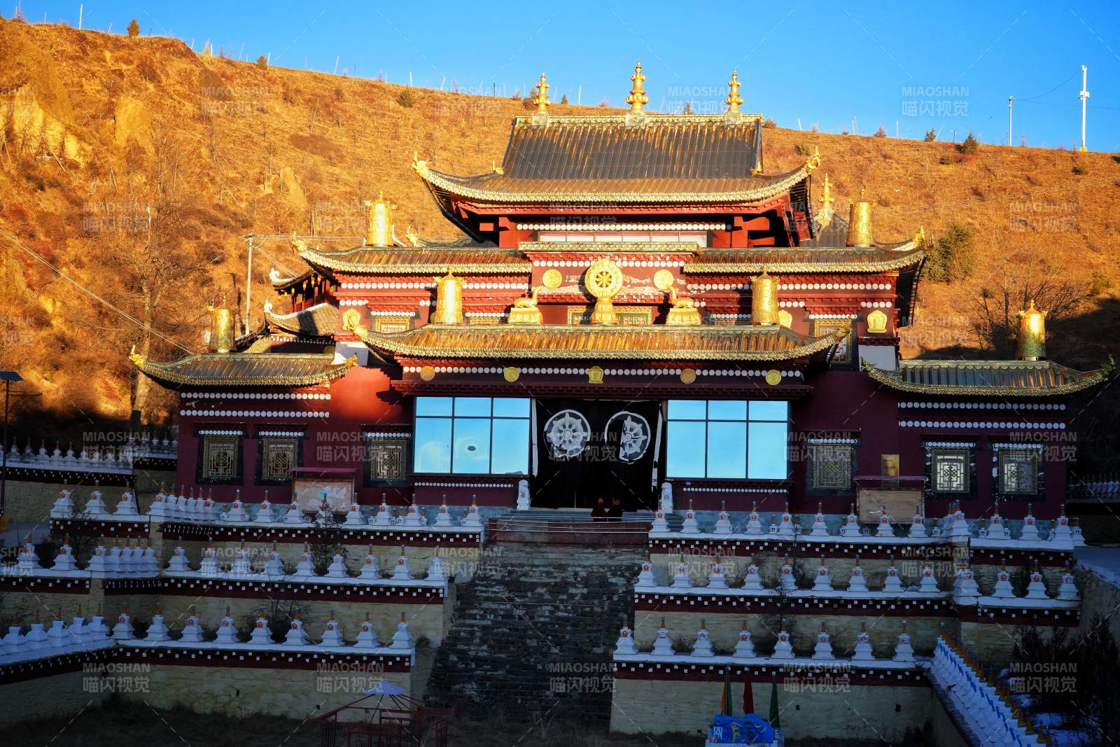 川西藏式寺庙风光图片