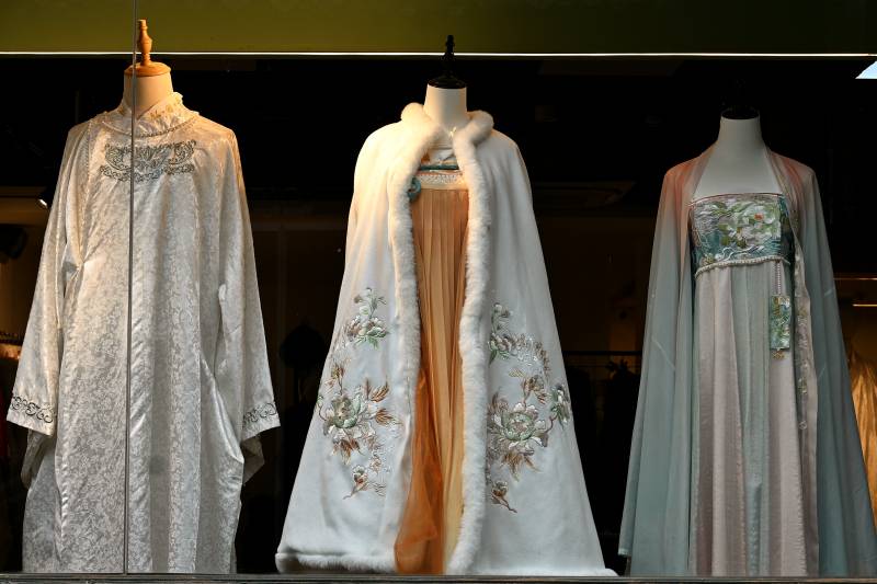 古典服饰展示图片