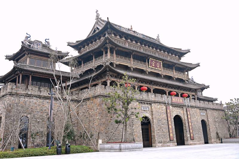 浙江盐官古镇城门关口图片