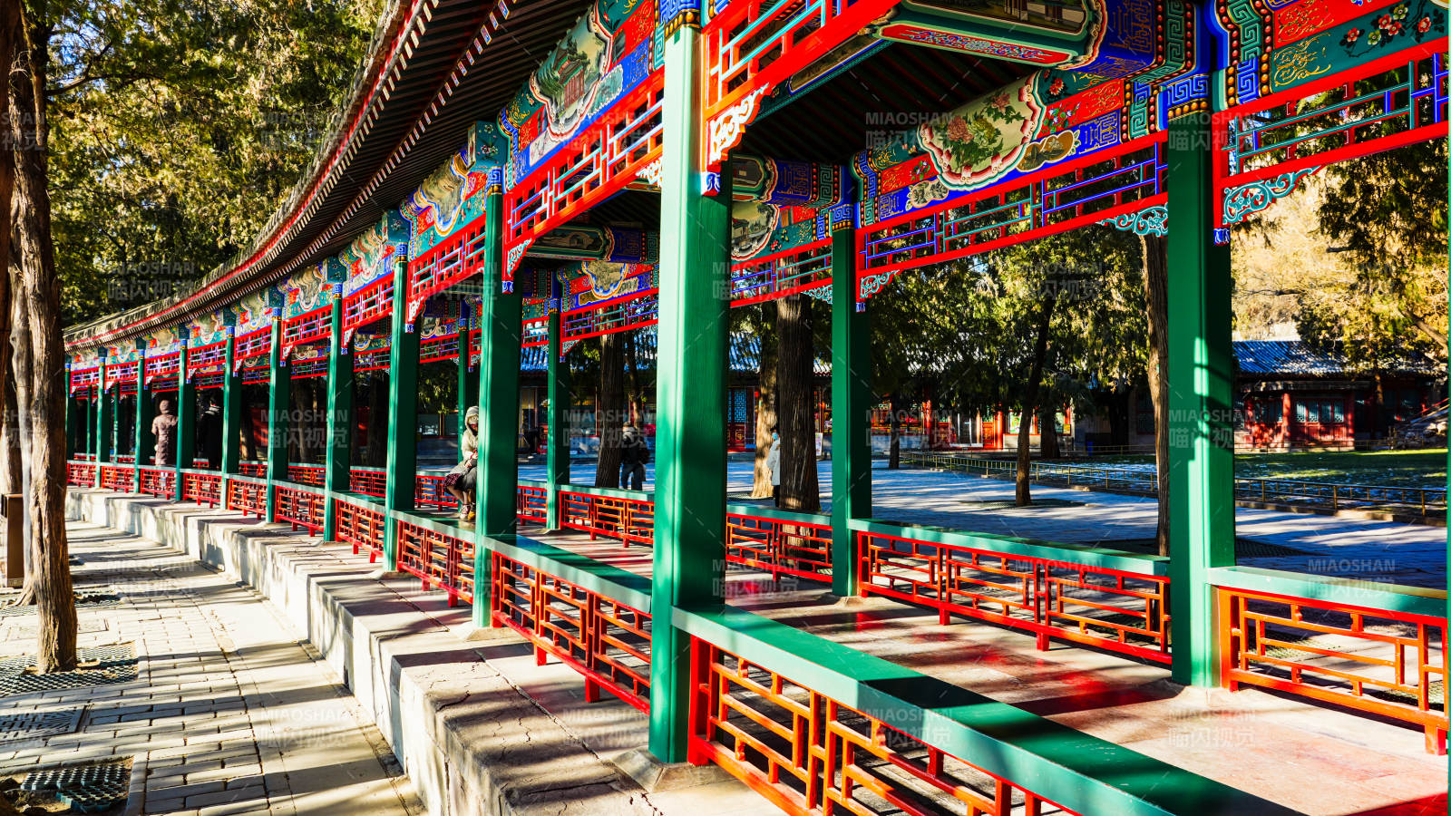 颐和园彩绘长廊秋景图片