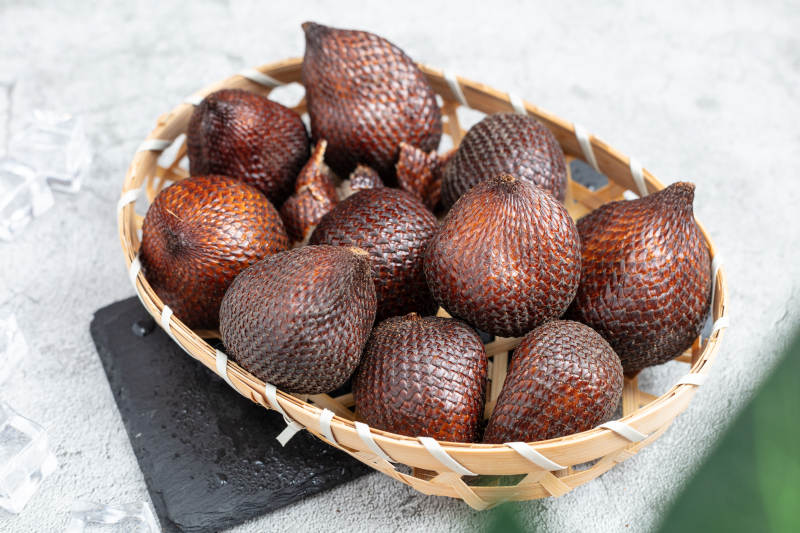 蛇皮果篮中摆放图片