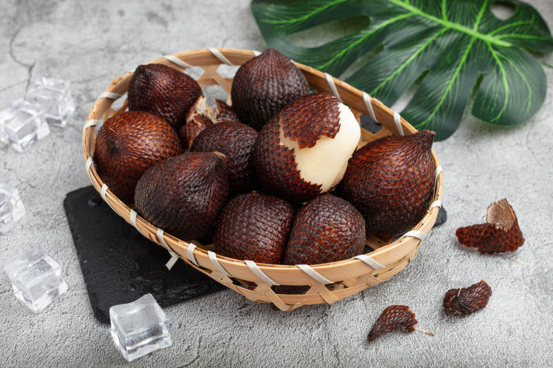 蛇皮果静物图图片