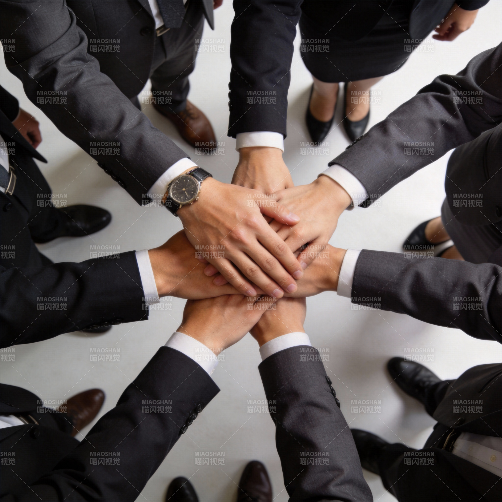 团结协作 共筑未来图片