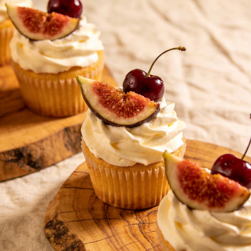 樱桃无花果纸杯蛋糕图片
