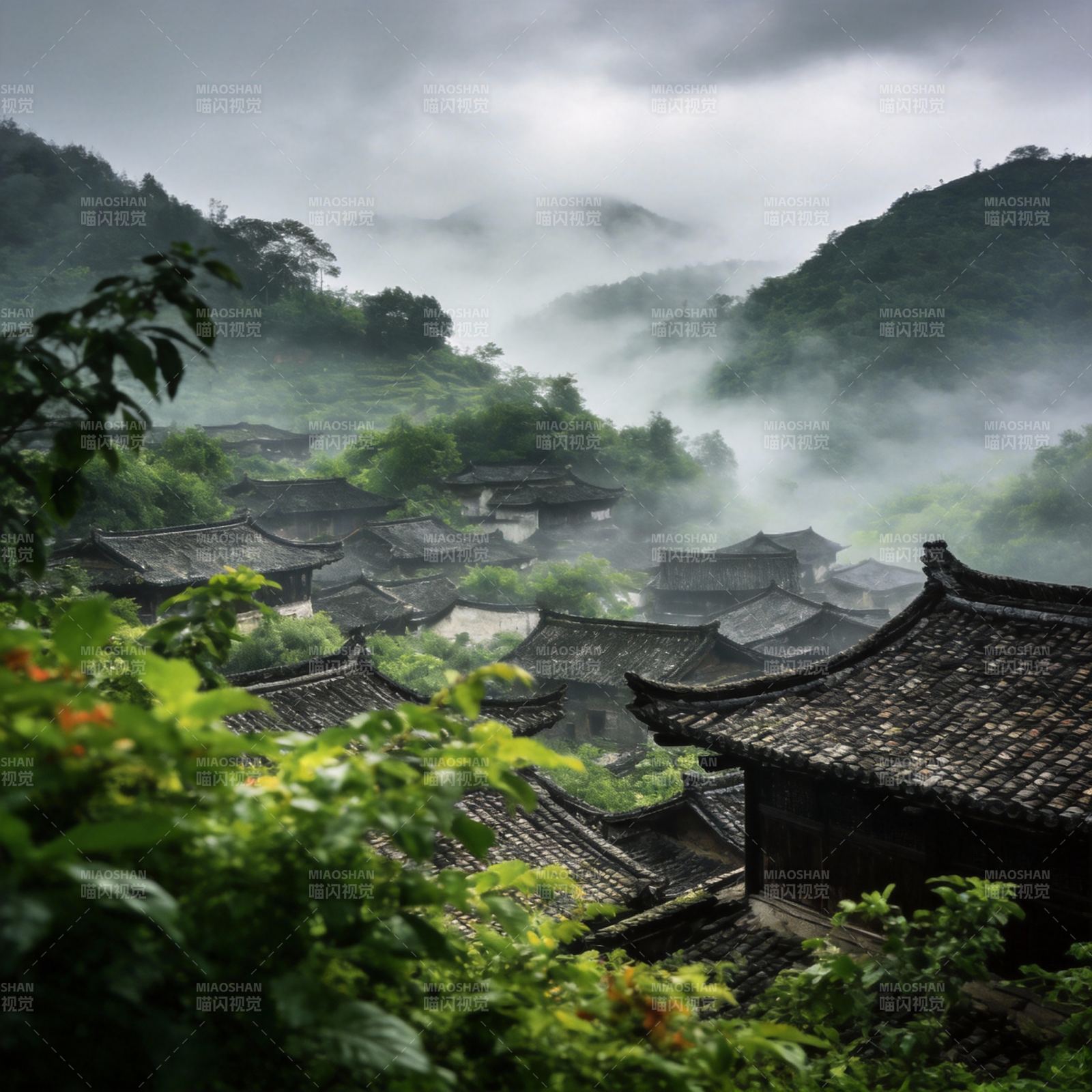 云雾缭绕古村落图片