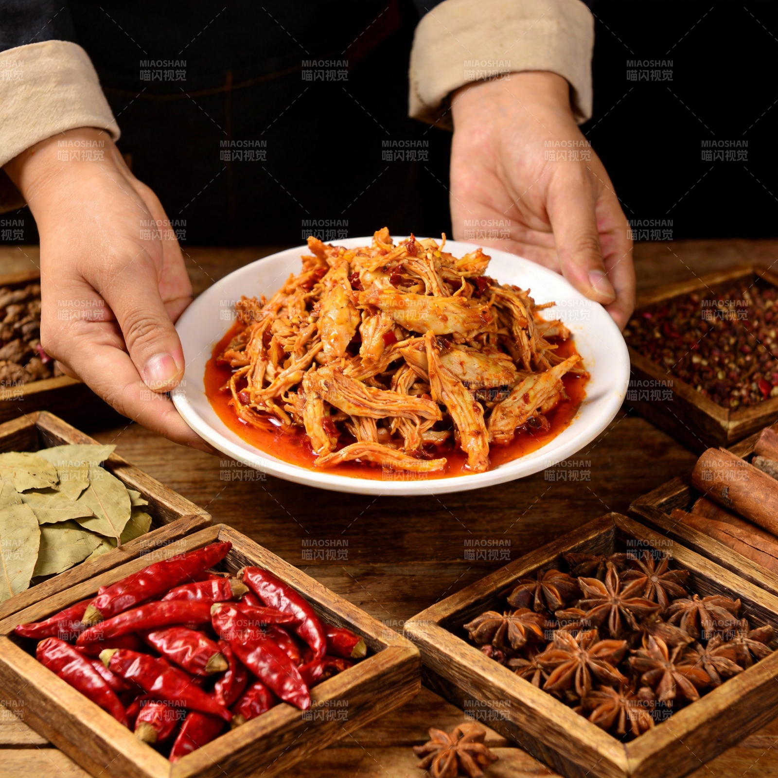 麻辣手撕鸡图片