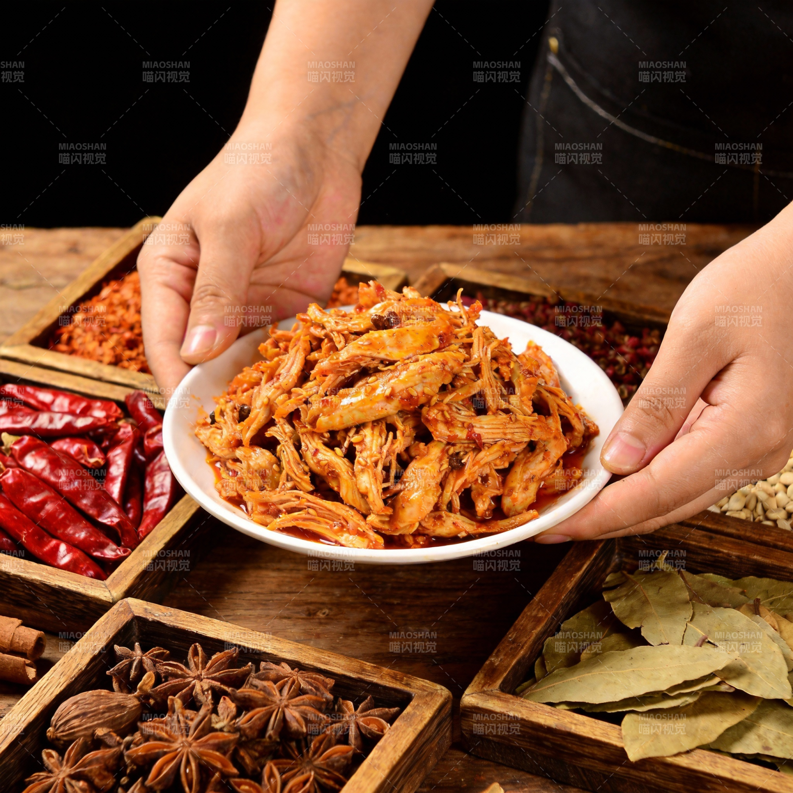 香辣手撕鸡图片
