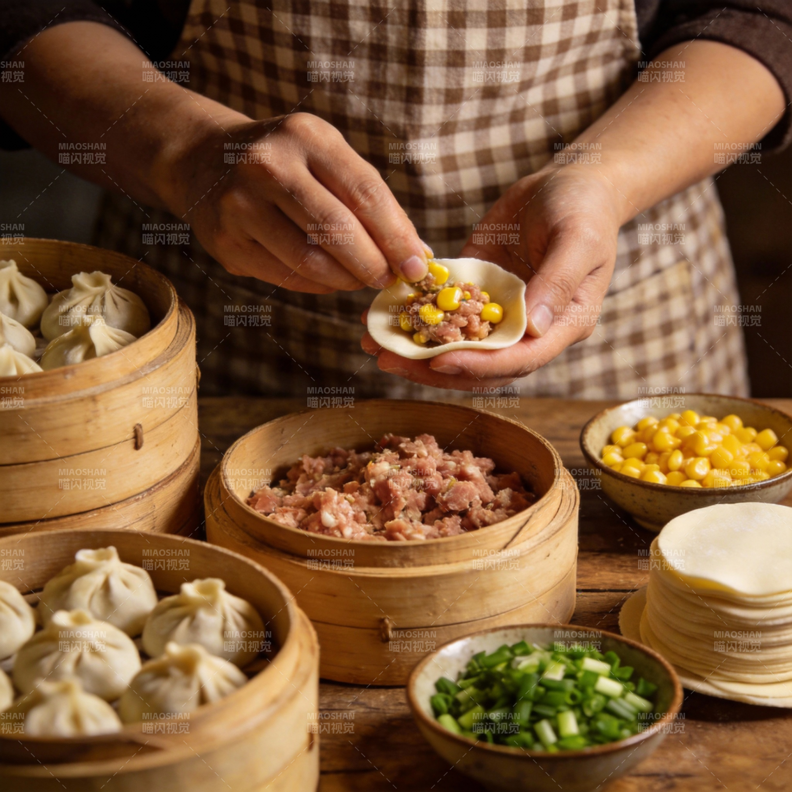 包饺子准备中图片