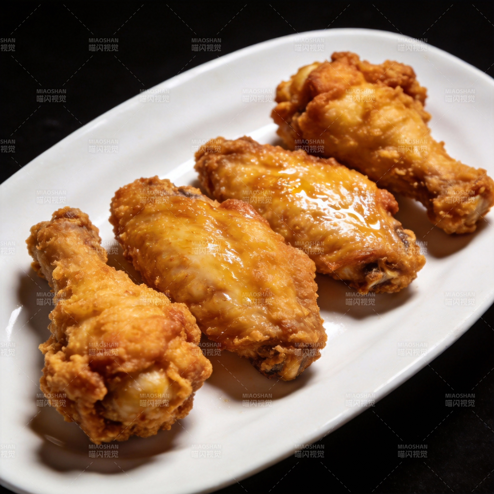 金黄酥脆炸鸡翅图片