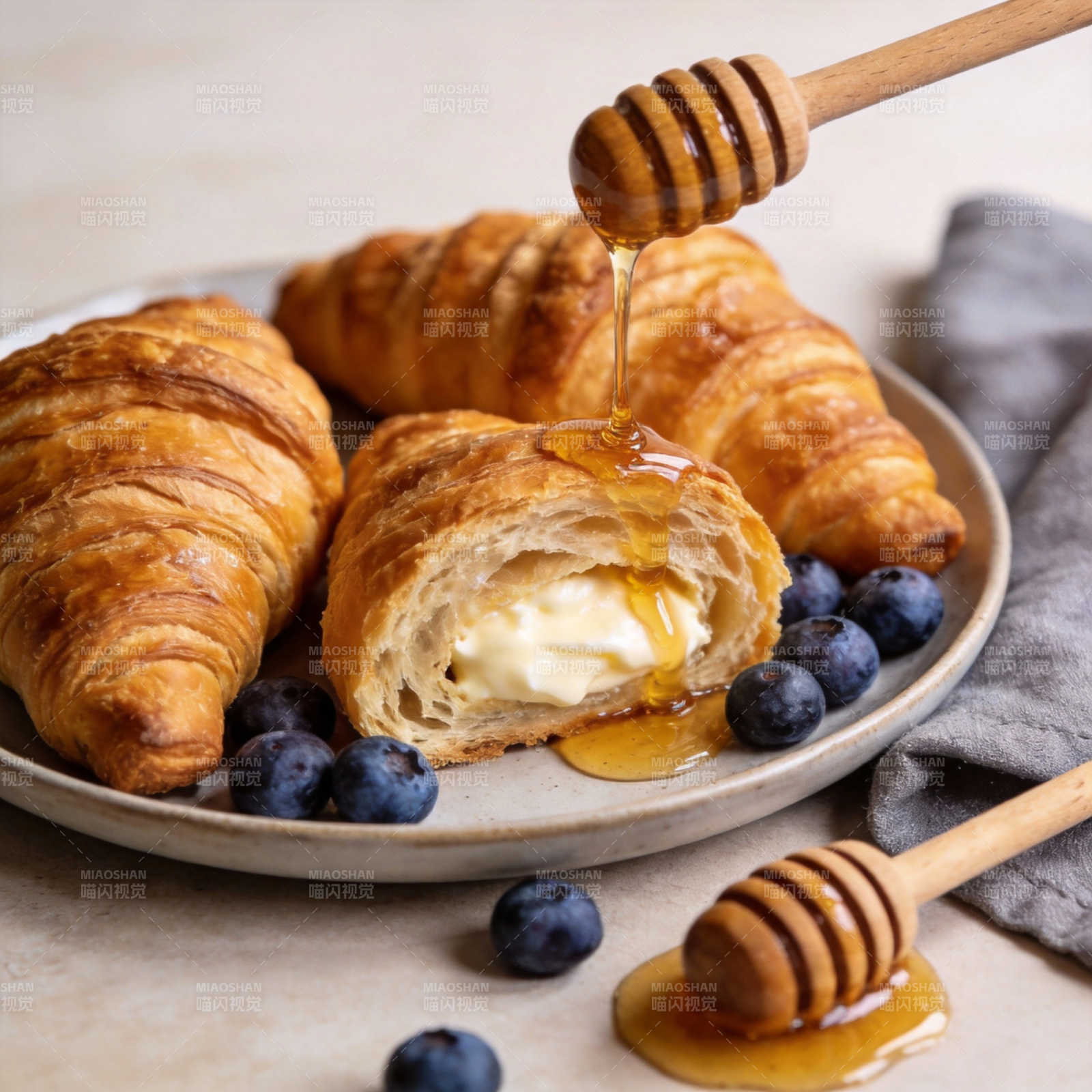 蜂蜜奶油可颂图片