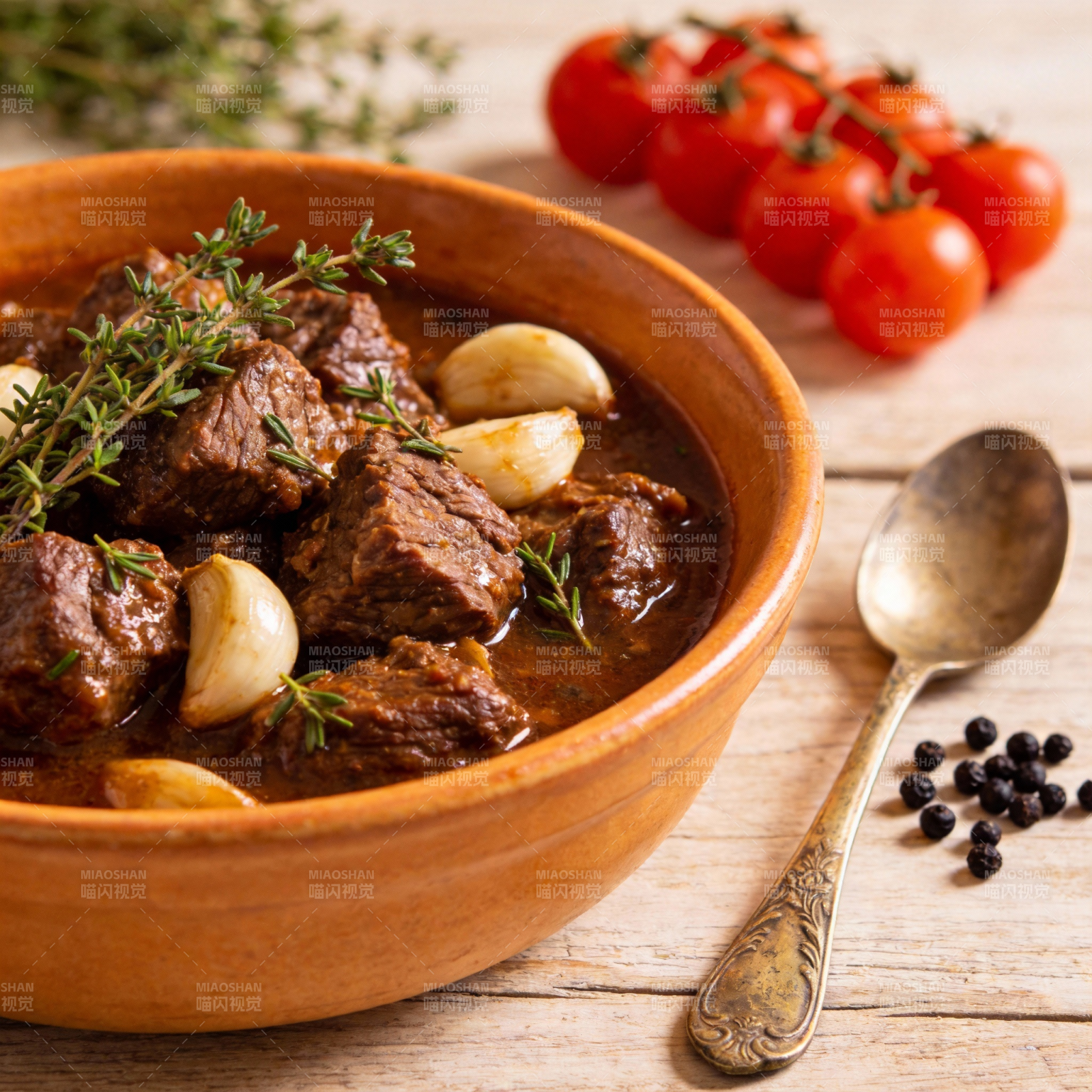 红酒炖牛肉图片