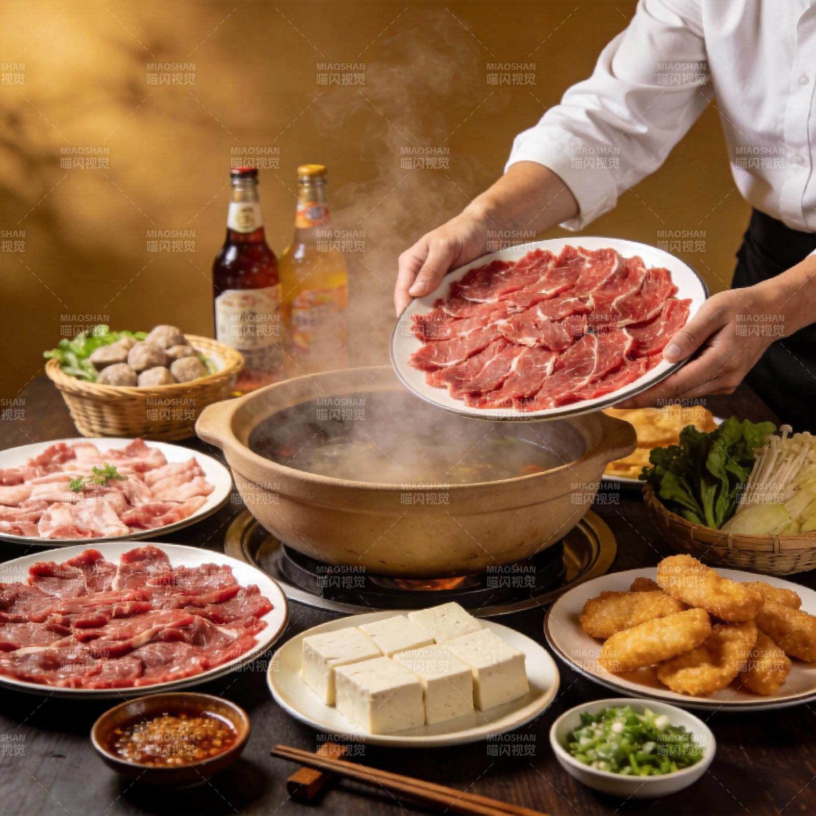 热气腾腾的火锅宴图片