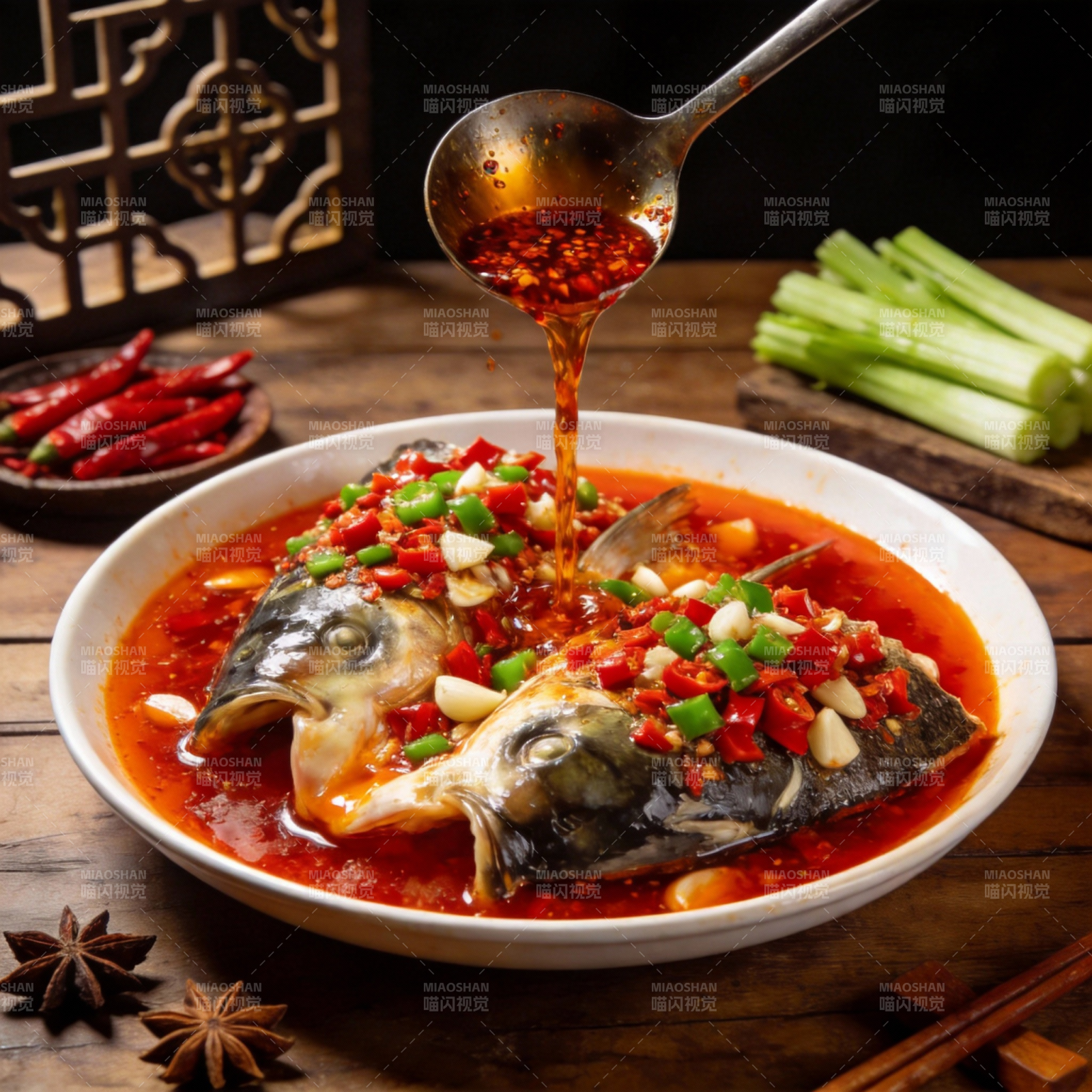 麻辣鱼头鲜香四溢图片