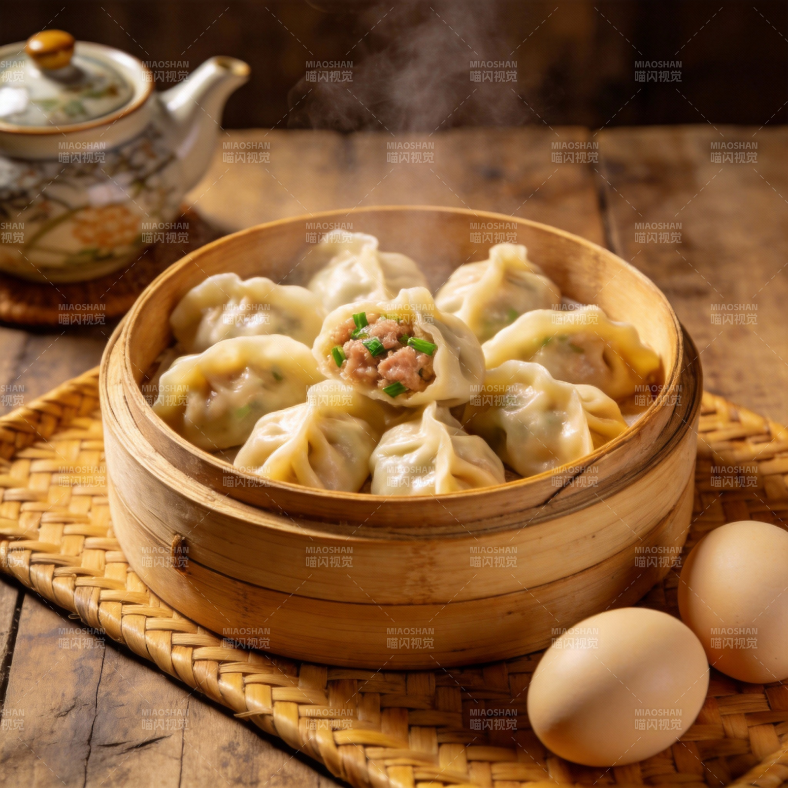热气腾腾的蒸饺图片
