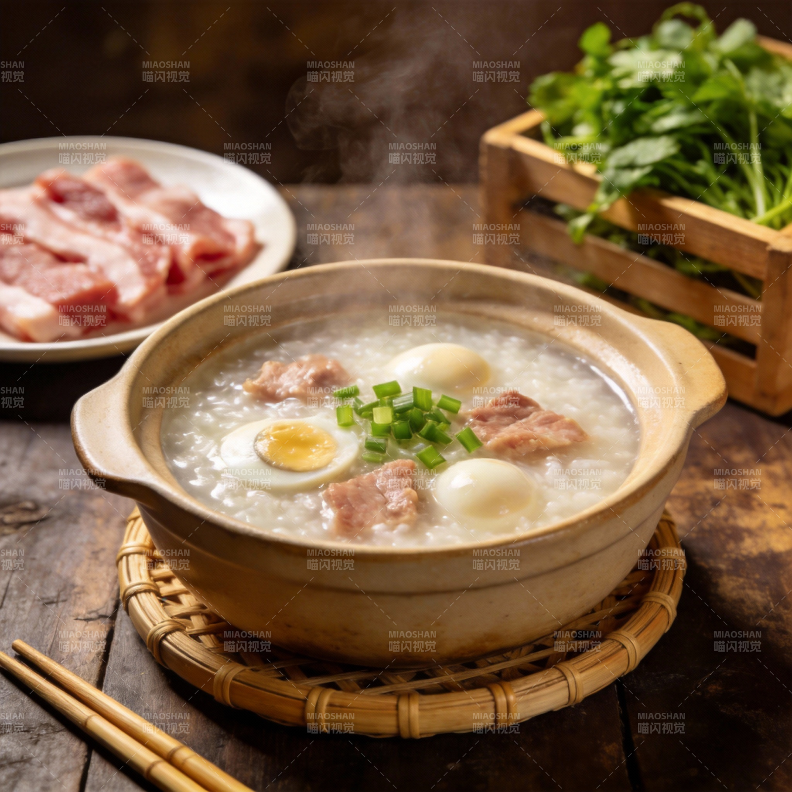 热气腾腾的粥品图片