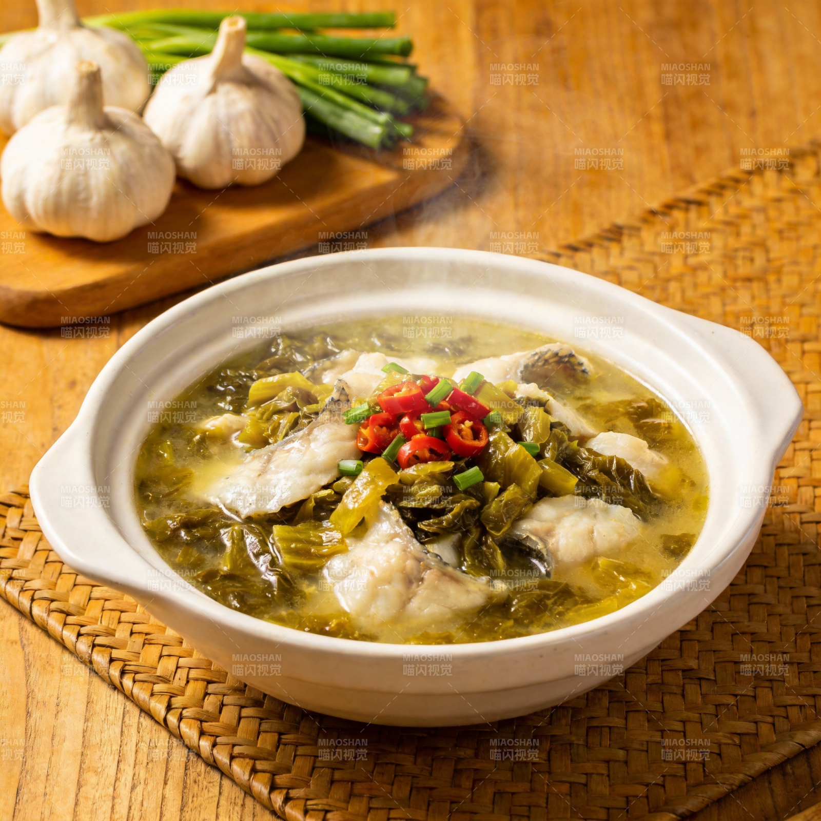 酸菜鱼汤图片