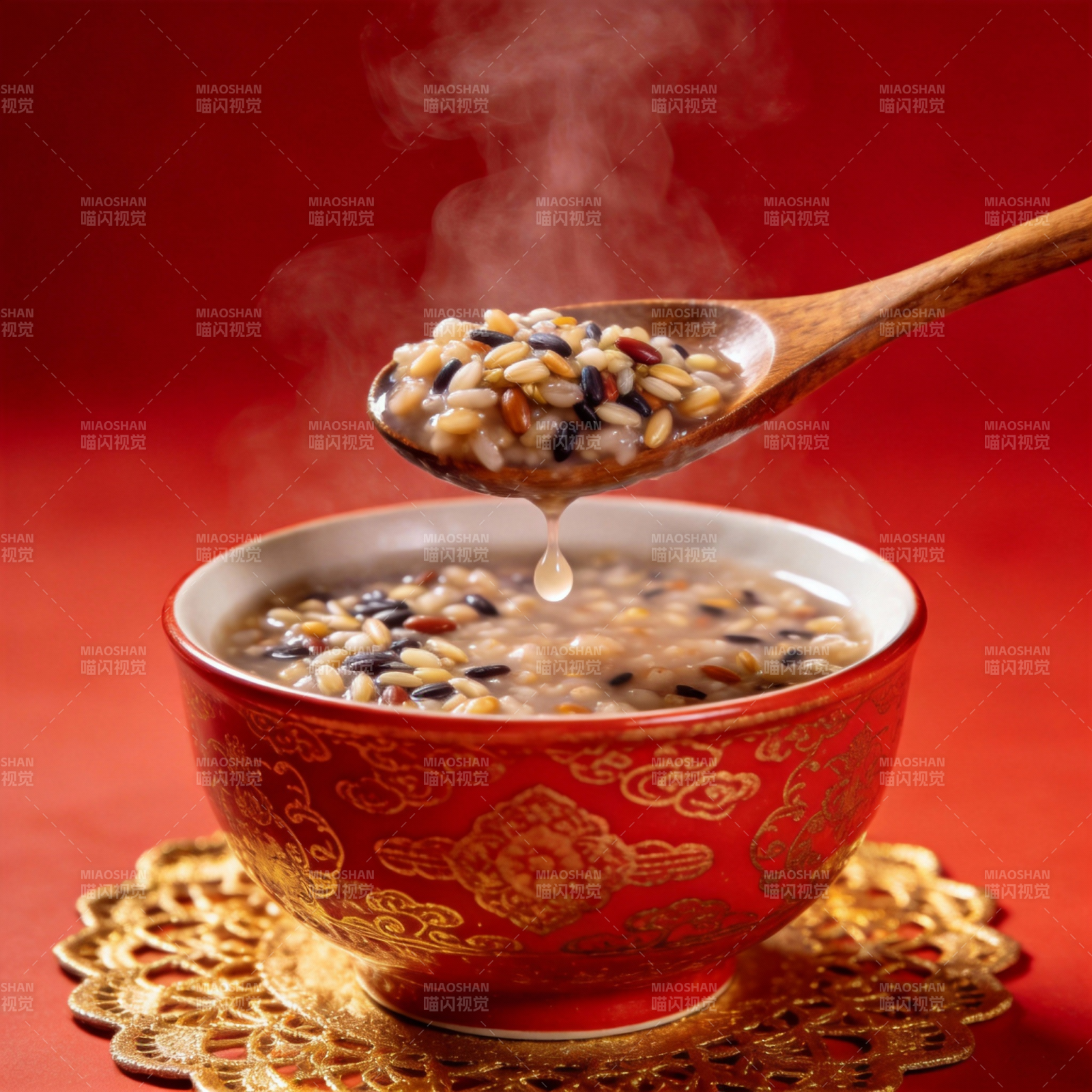 热腾腾的八宝粥图片