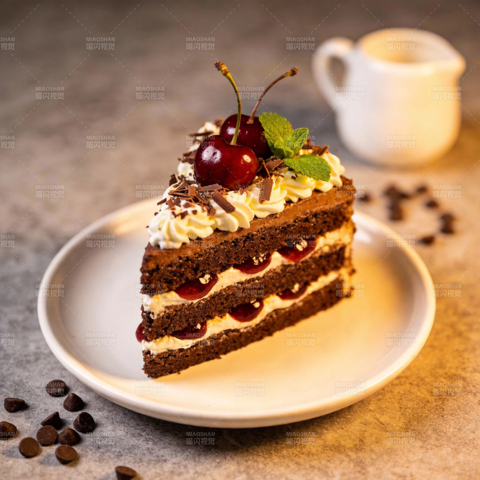 巧克力樱桃蛋糕图片