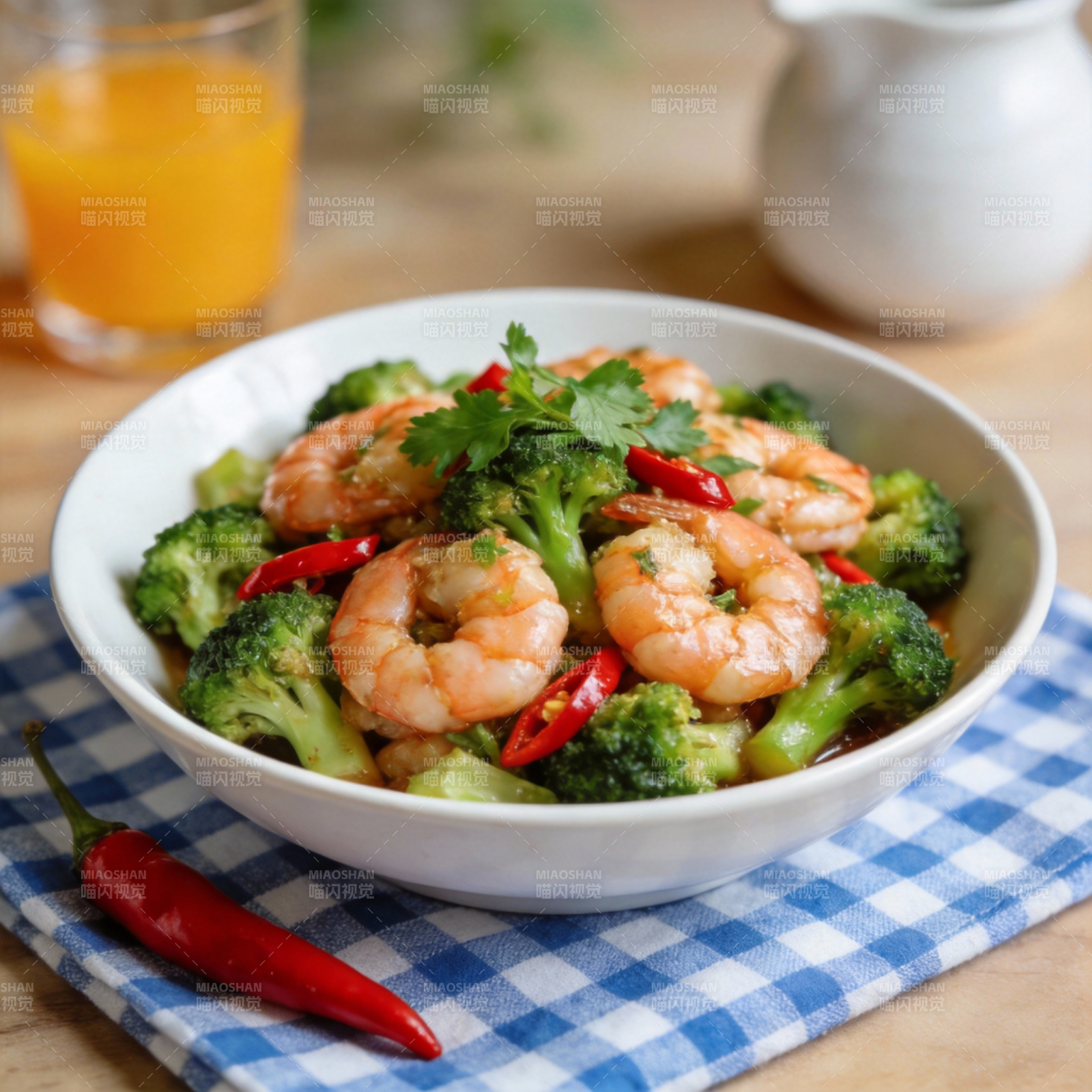 虾仁炒西兰花图片