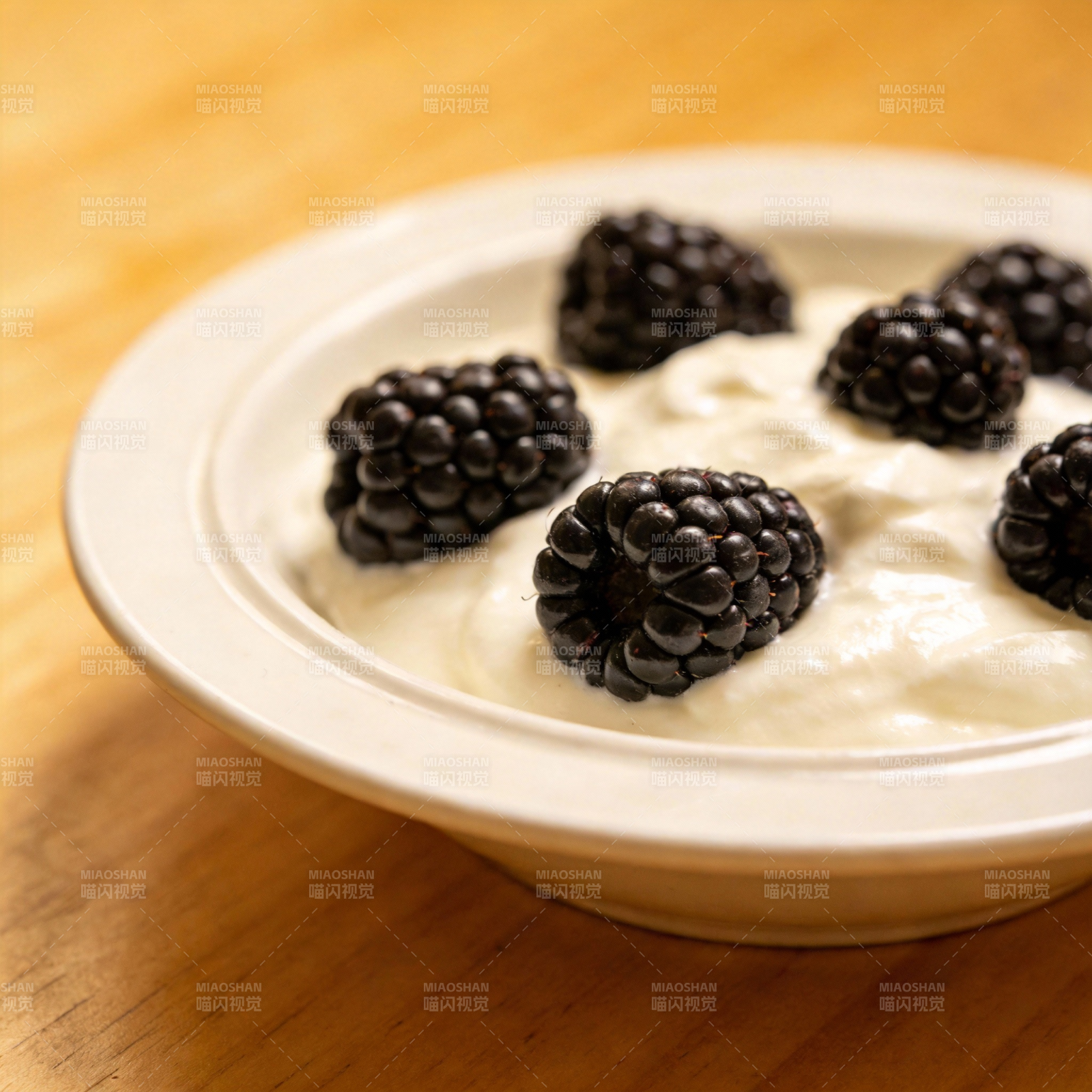 黑莓酸奶碗图片