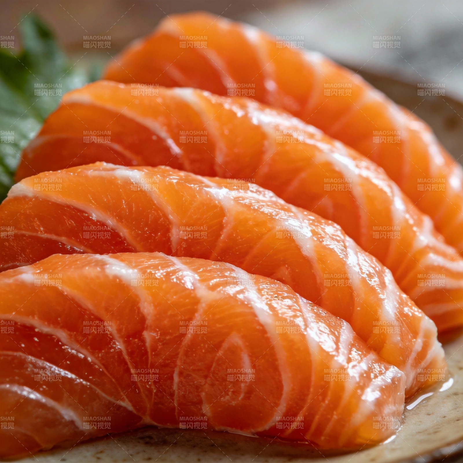 新鲜三文鱼刺身图片