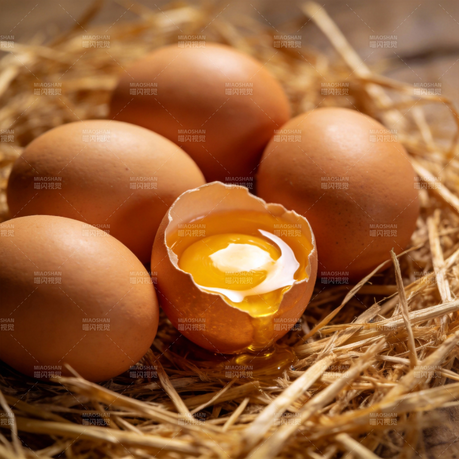 新鲜鸡蛋 蛋黄饱满图片
