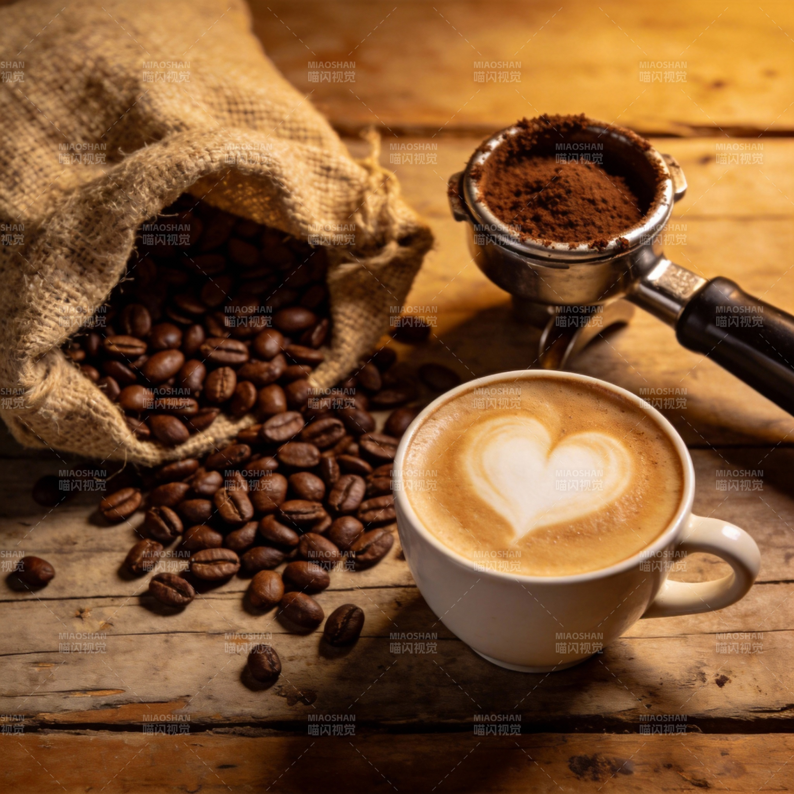 咖啡香浓 心形拉花图片