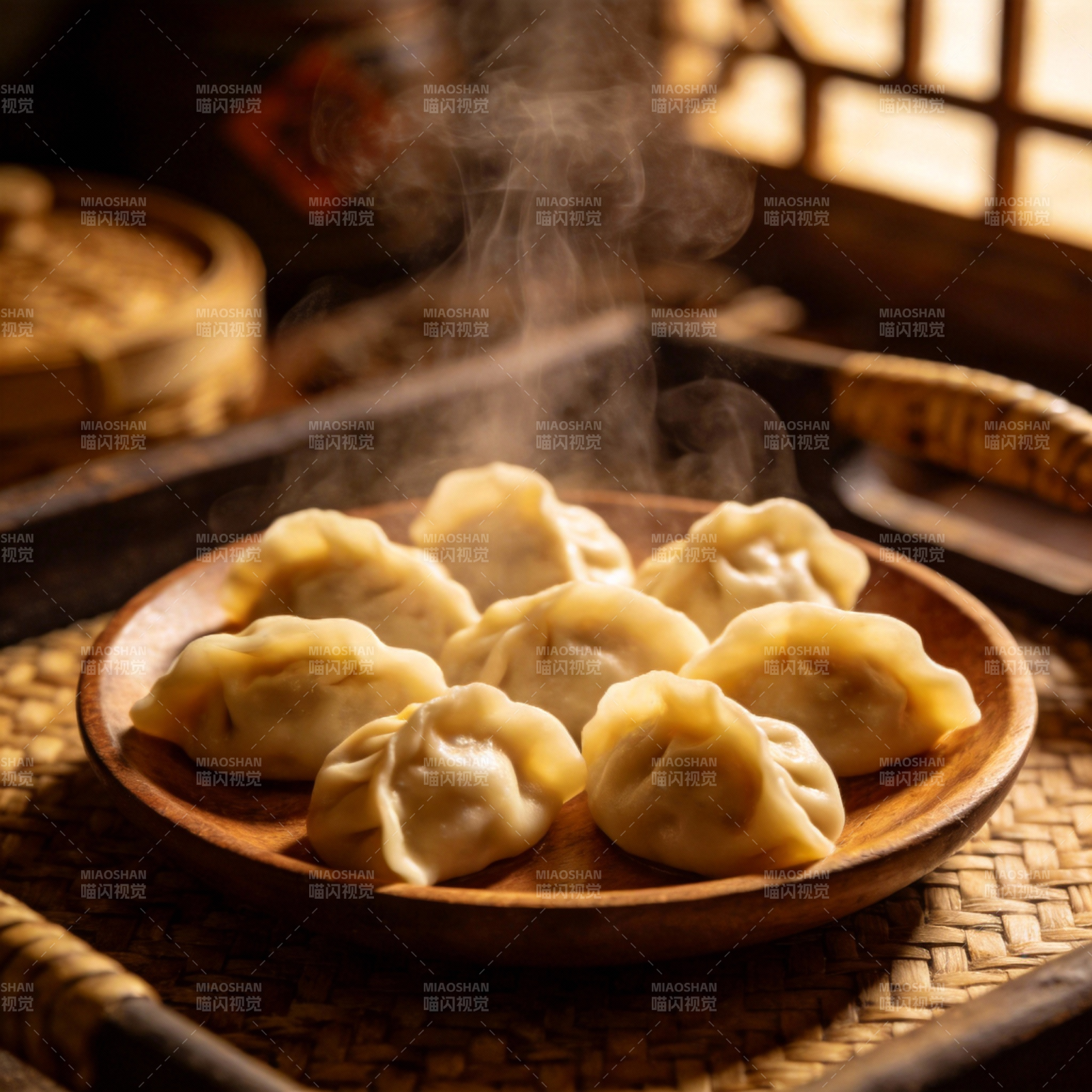 热腾腾的饺子图片