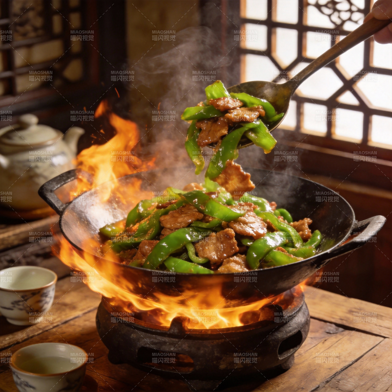 火焰炒青椒肉片图片