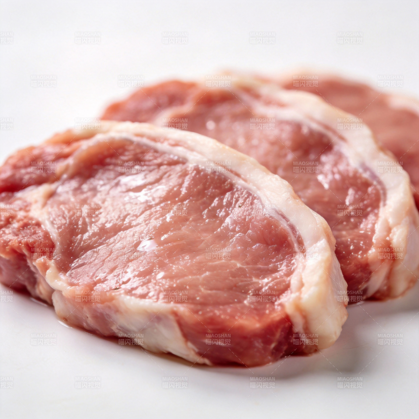 新鲜猪排特写图片