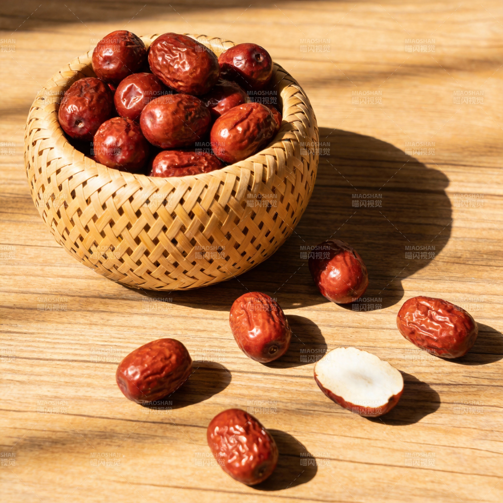 红枣满篮香图片
