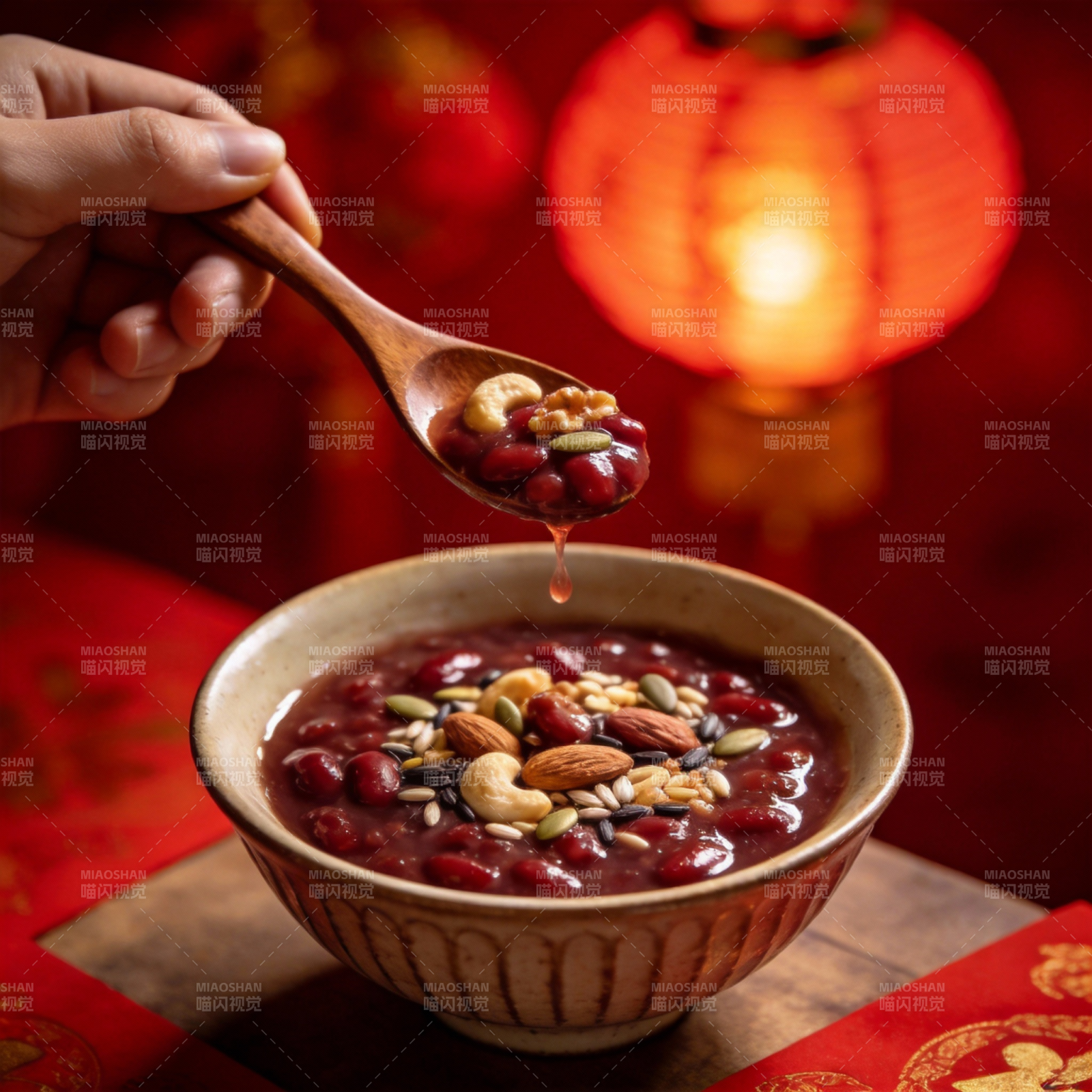 腊八粥香浓可口图片