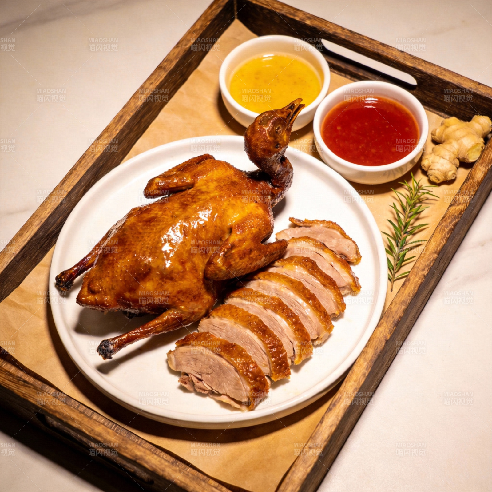 烤鸭配酱料图片