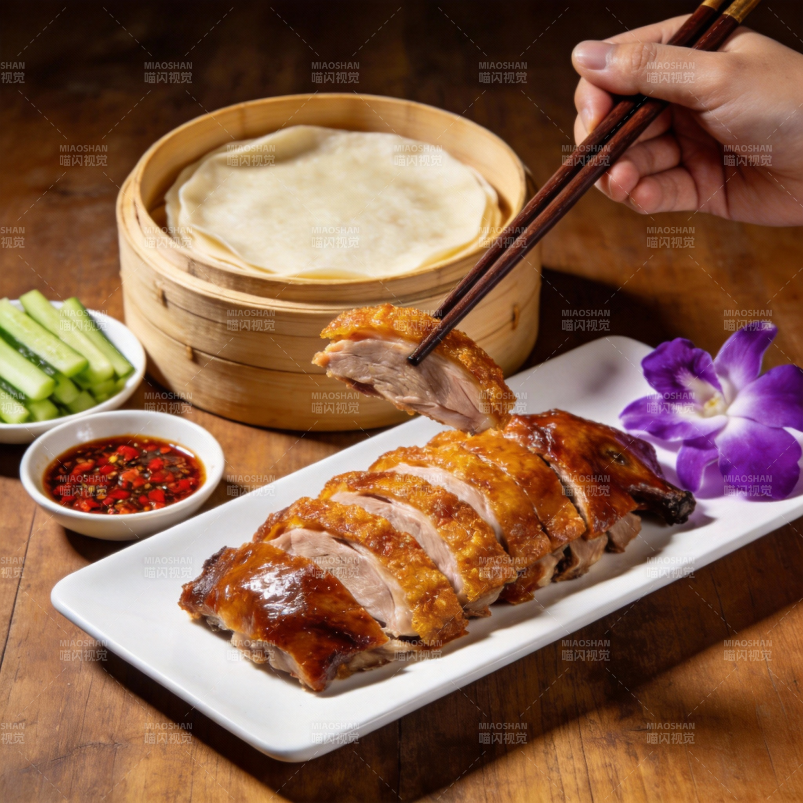 北京烤鸭配薄饼图片