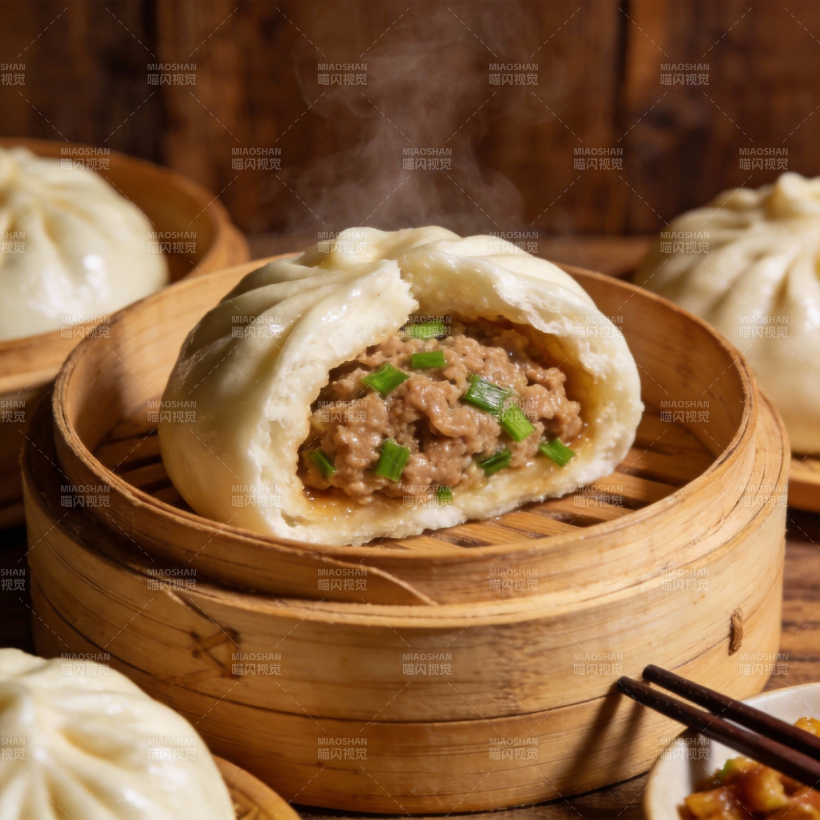 热腾腾的肉包图片