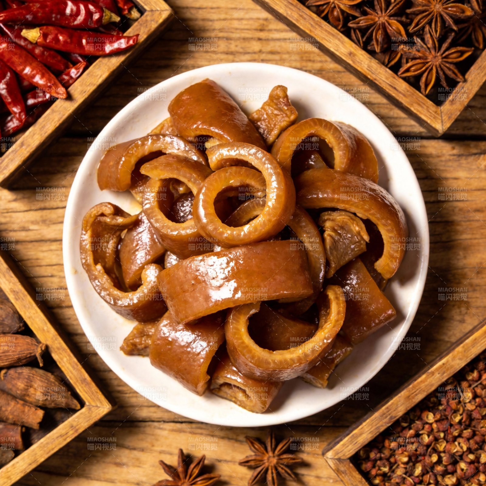 香辣卤猪皮图片