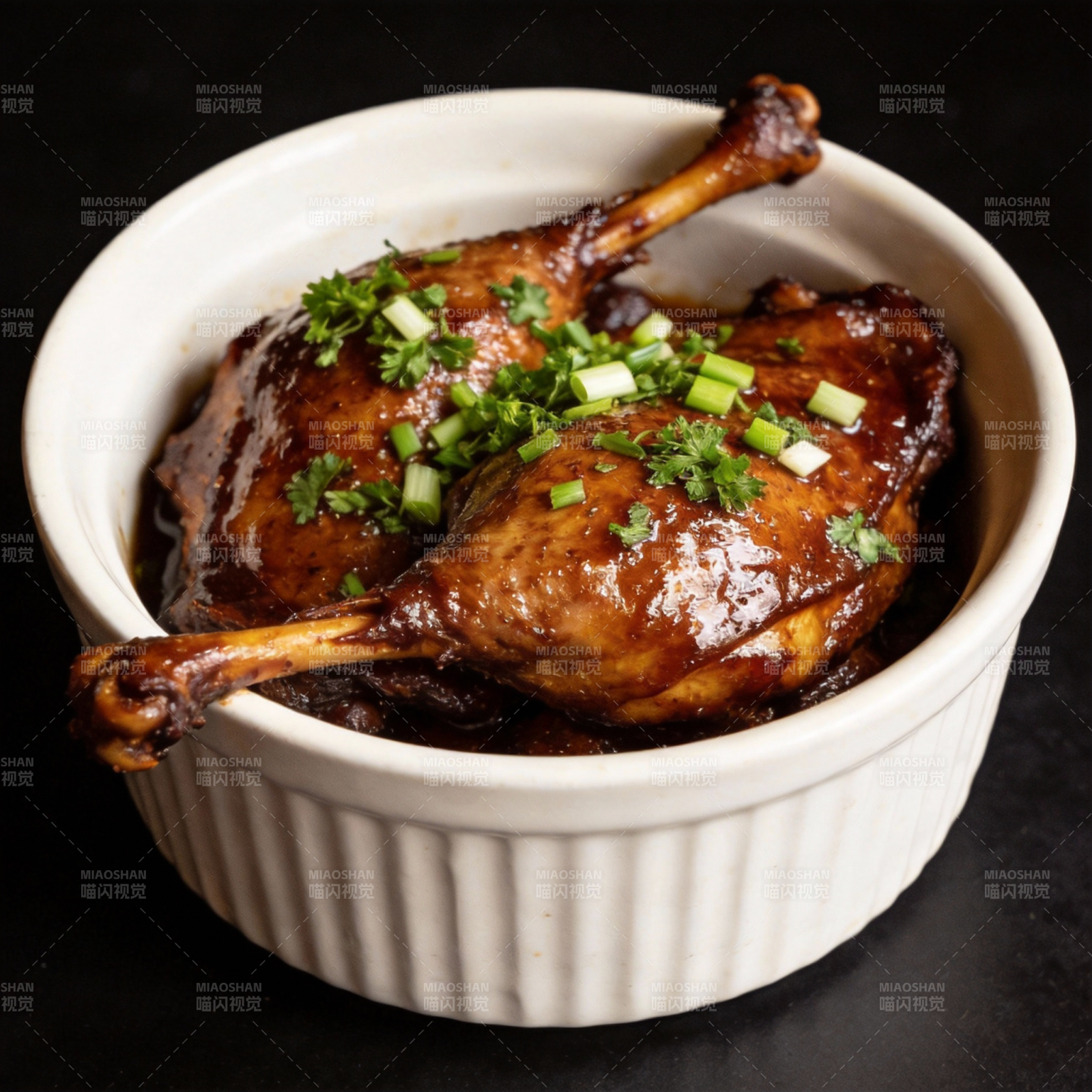 酱鸭腿配香菜图片