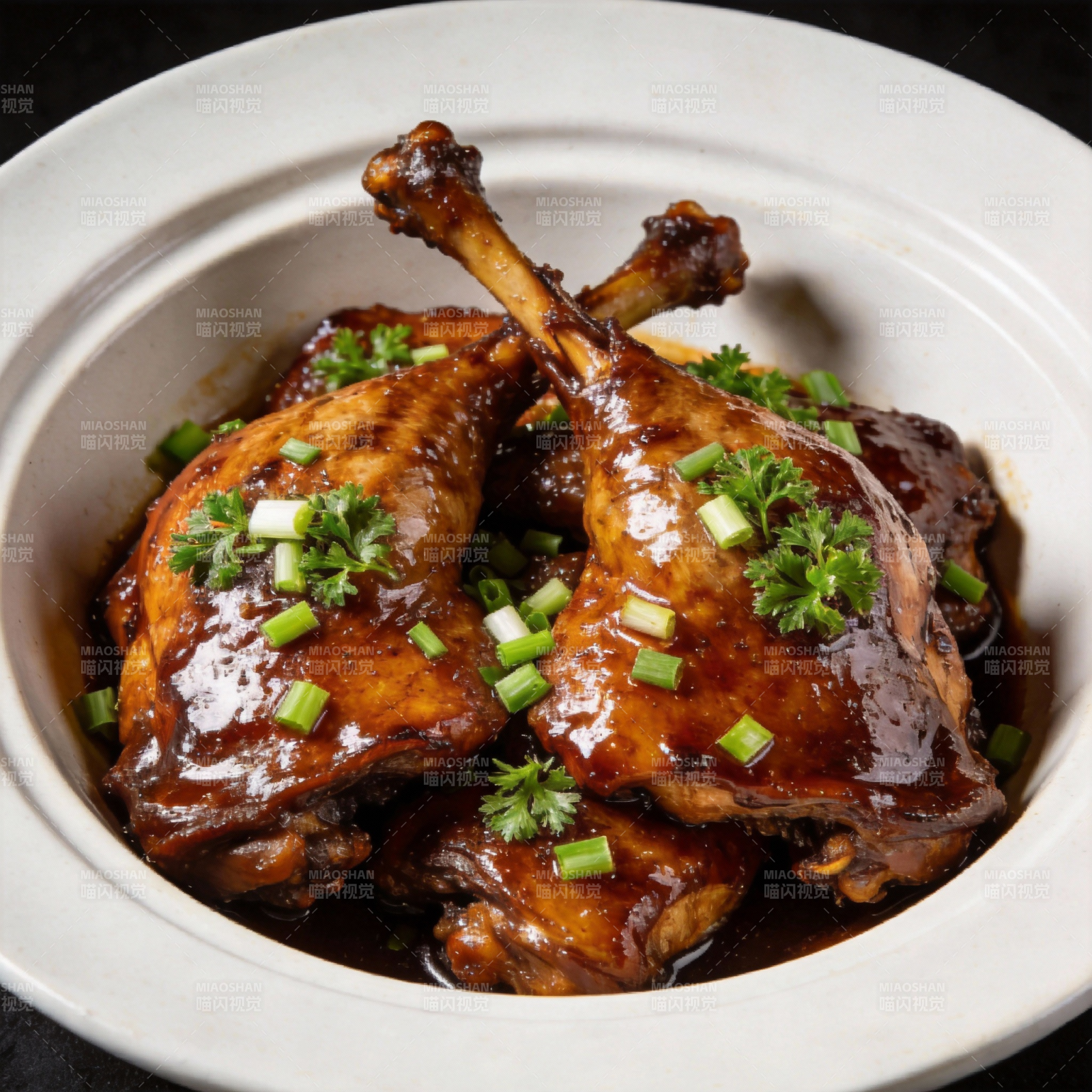 酱香鸭腿图片