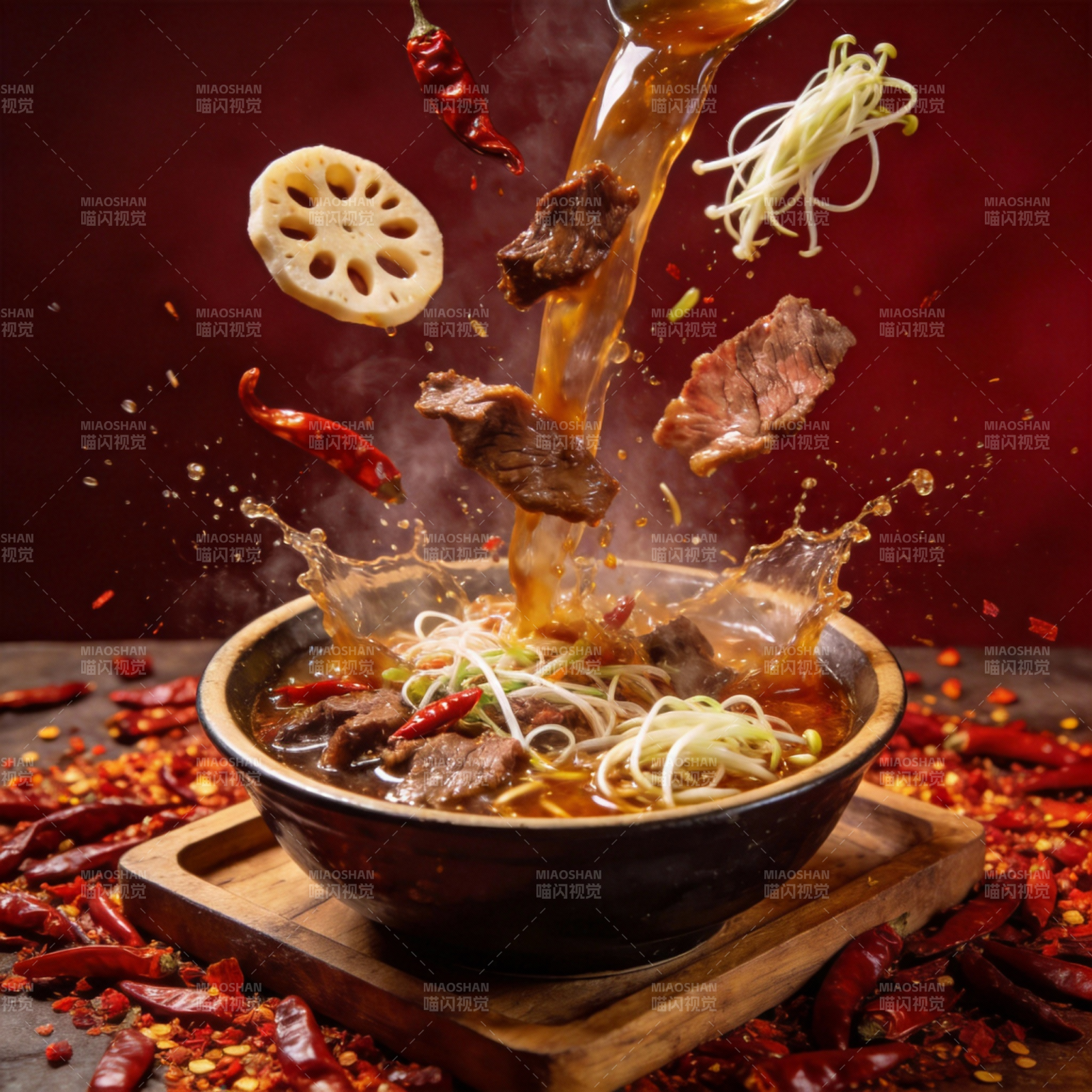 麻辣牛肉面飞溅图片