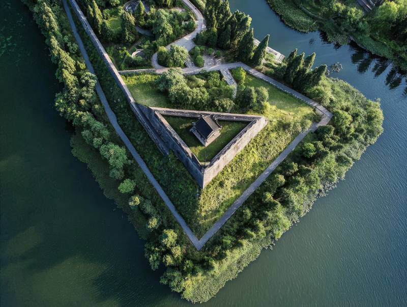 星形堡垒绿洲图片