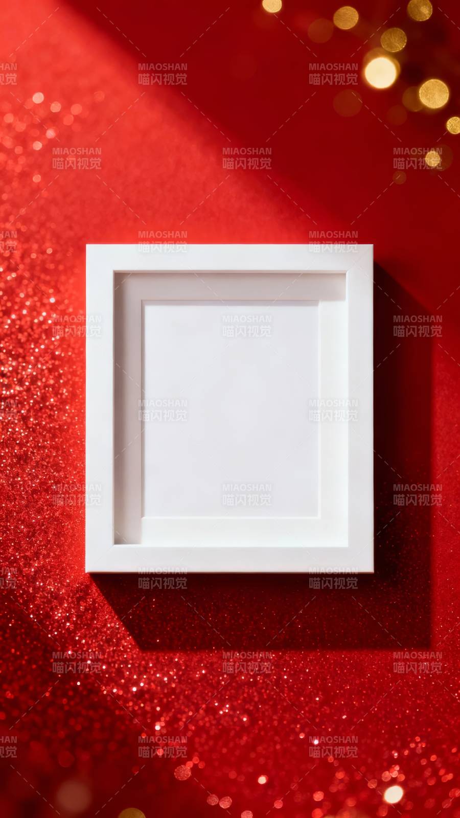 红光中的白框图片