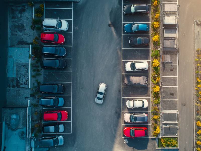 俯瞰停车场图片