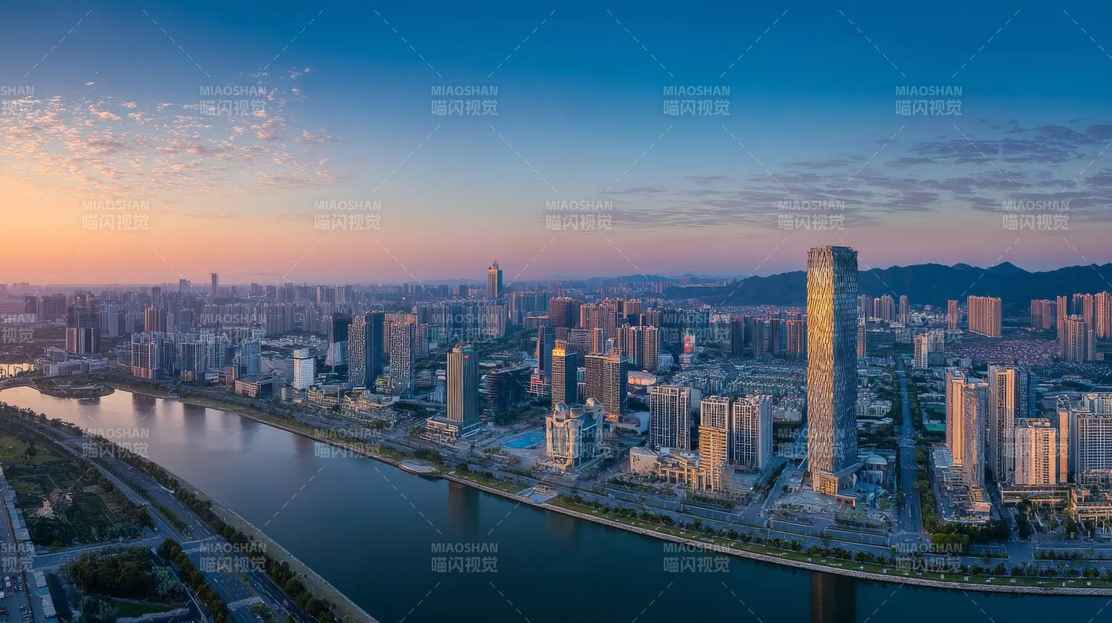 城市天际线晨曦图片