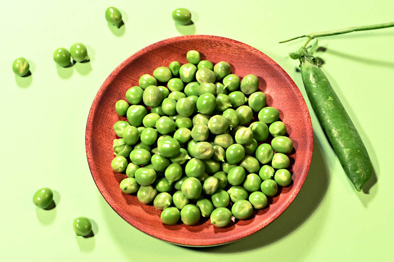 青豆满盘绿意浓图片