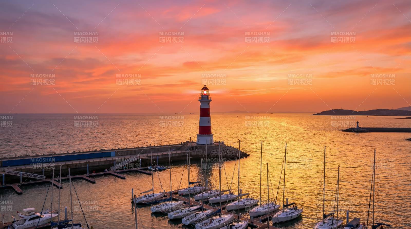 灯塔日落美景图片